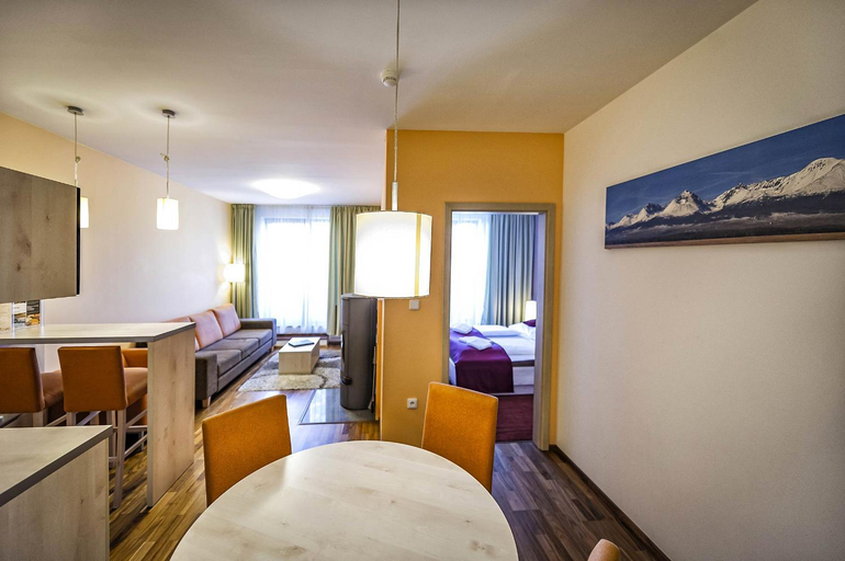 Bedroom 3, Hotel CROCUS ****, Poprad