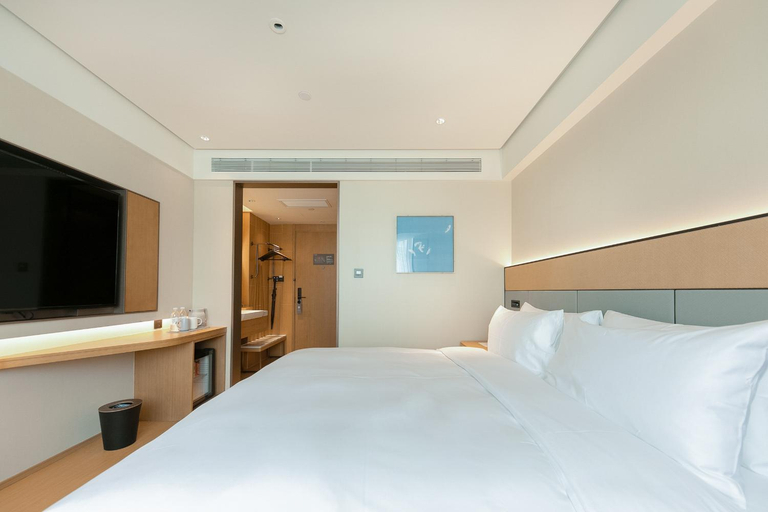 Bedroom 2, Ji Hotel Shanghai Lujiabang Road Metro Station, Shanghai