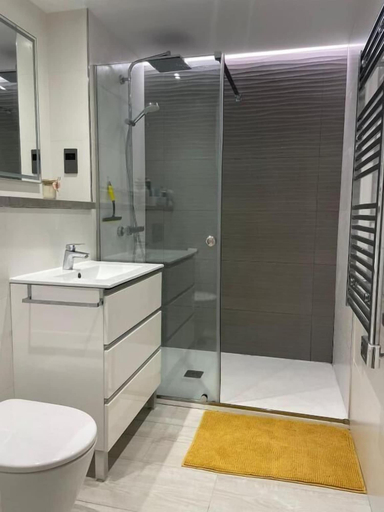 Bathroom, Luxury Marina Apartment - Self Catering, Gibraltar