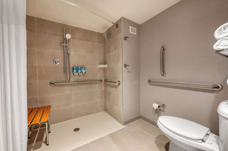 Bathroom 4, Drury Inn & Suites Champaign, Champaign