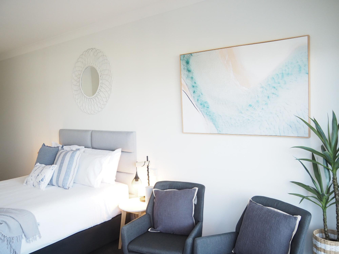 Bedroom 2, The Esplanade Motel, Lake Macquarie - East