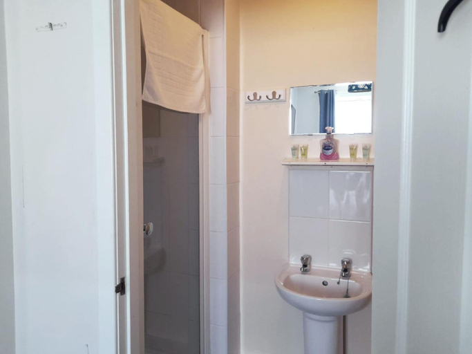 Bathroom 3, Irvine Riverside Guesthouse, North Ayrshire