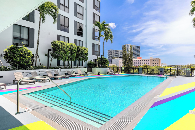 Pool, 3Bedroom 2 Bath Condo, Miami-Dade