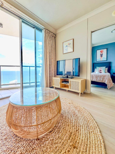 Others 5, Surfers Paradise Ocean-View Apartment, Gold Coast