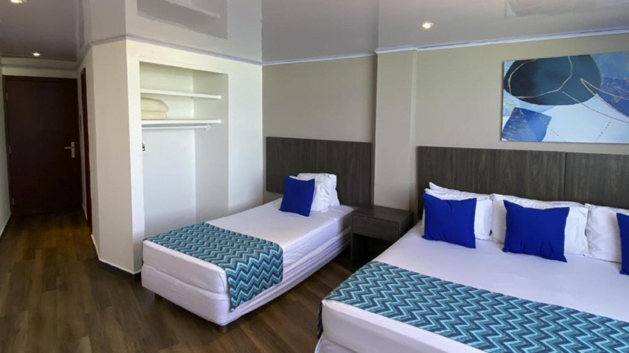 Bedroom 2, On Vacation Blue Tone, San Andrés