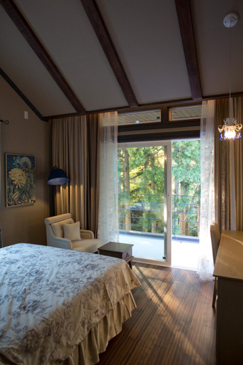 Bedroom, Seseraginomori Chambre d'hote Etoile et fees, Komatsu
