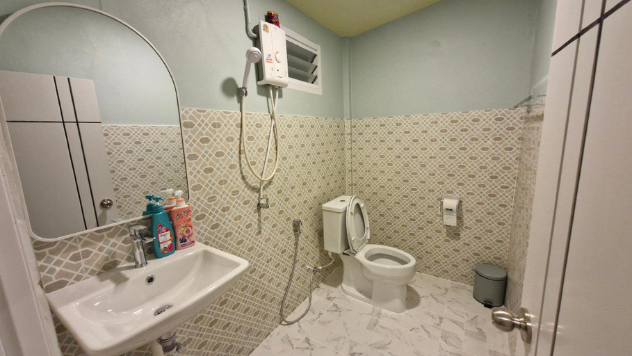 Bathroom, Pao Rak Resort @ Pak Chong, Pak Chong