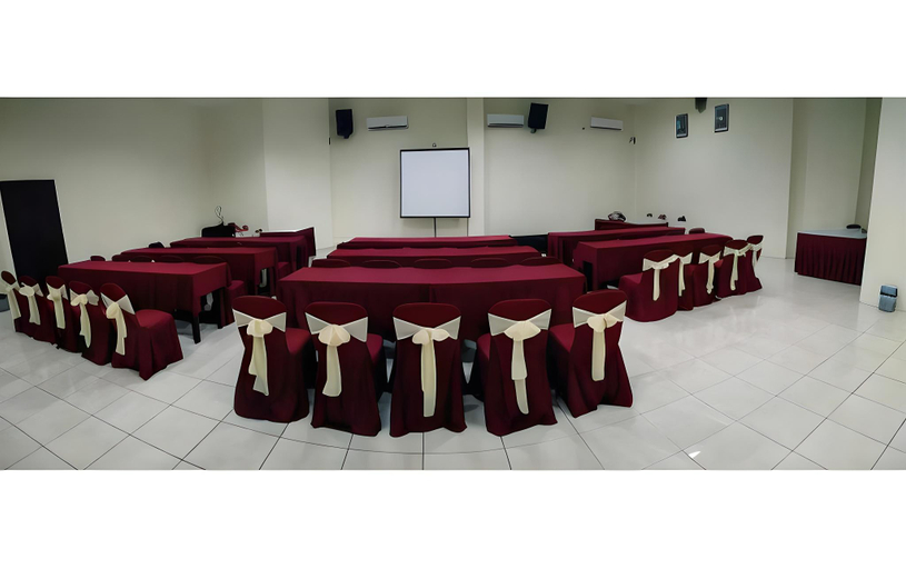 3, Mahkota Hotel Genteng, Banyuwangi