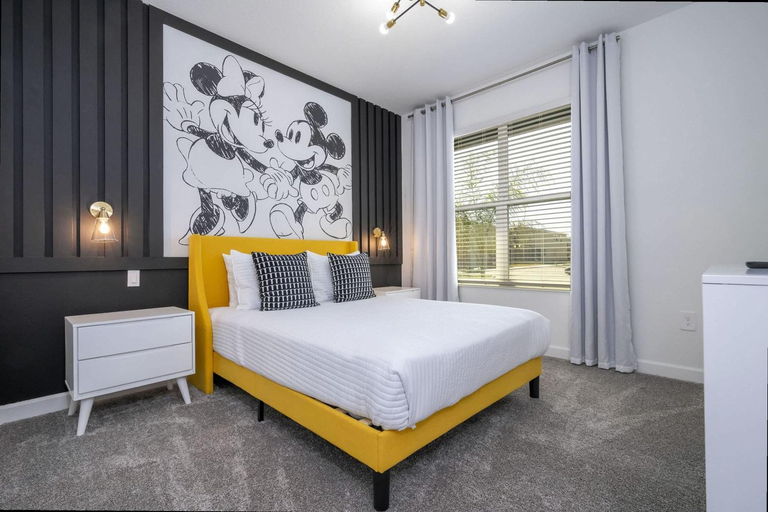 4, Themed 5Bd Family Villa w Pool & Spa Near Disney, Osceola
