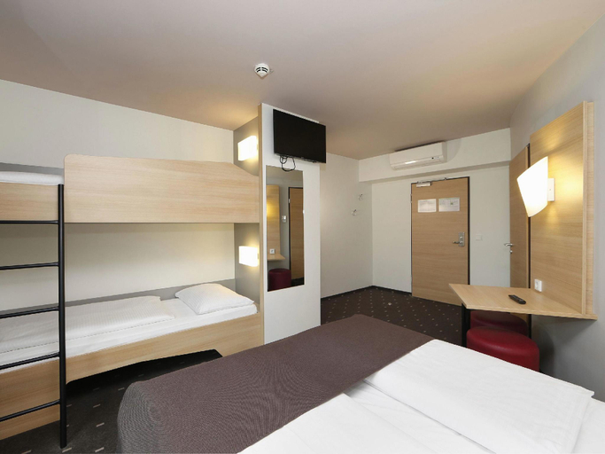 Bedroom 2, B&B Hotel Berlin Alexanderplatz, Berlin