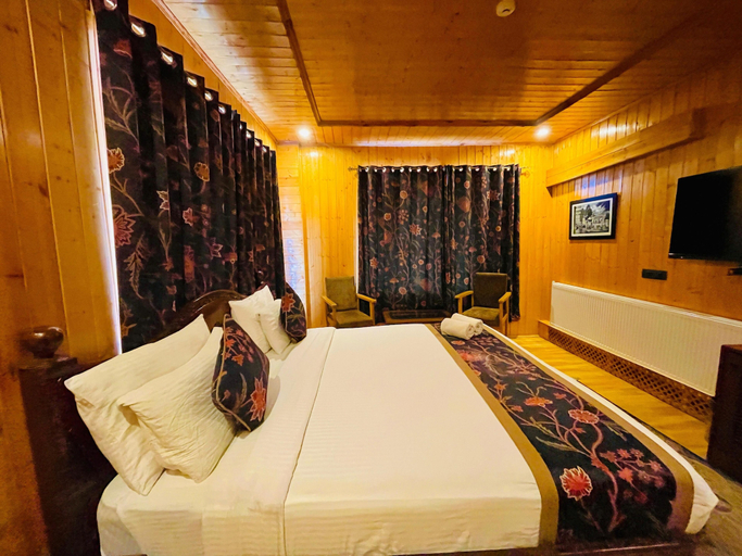 Room 4, Hotel Marina by Stay Pattern, Baramulla