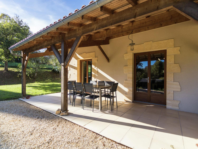 Others 5, Poolside Luxury Villa in Montignac, Dordogne