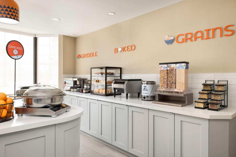 Food & Drinks 5, Sonesta ES Suites Toronto, York