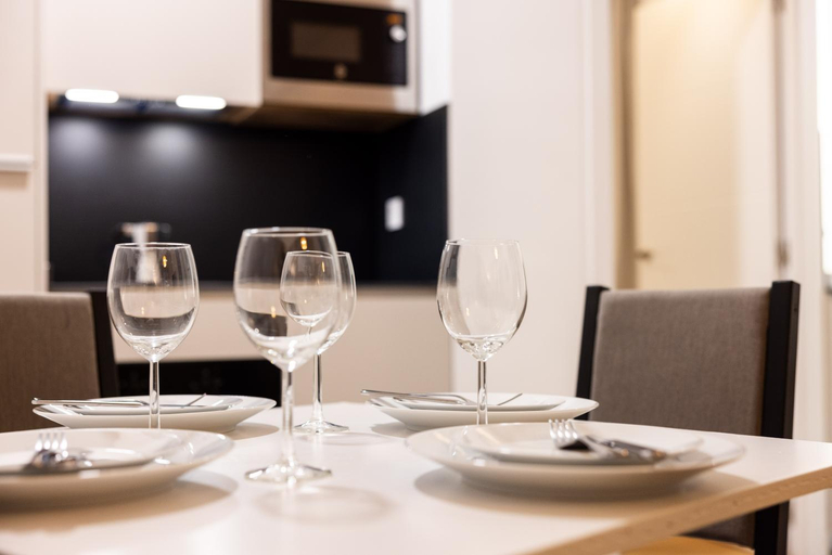 Food & Drinks 4, Montaber Apartments - La Paz Market, Madrid