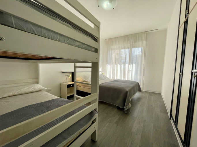Bedroom 3, Flat With Shared Pool-beahost, Venezia