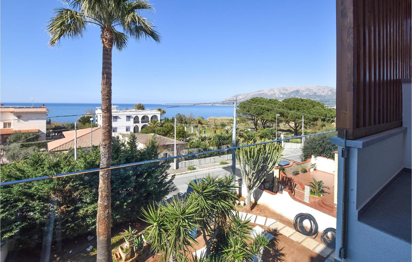 Others 3, 2 Bedroom Amazing Apartment In Trappeto, Palermo