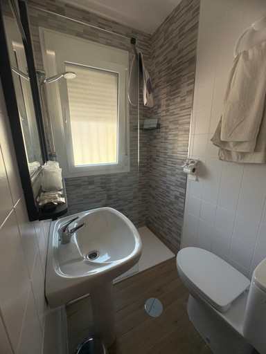 Bathroom 5, Hostal Las rejas, Málaga