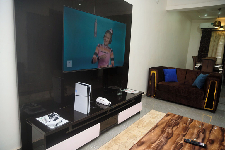 Living area 5, CREMYARK HOME APARTMENTS, Oredo Edo