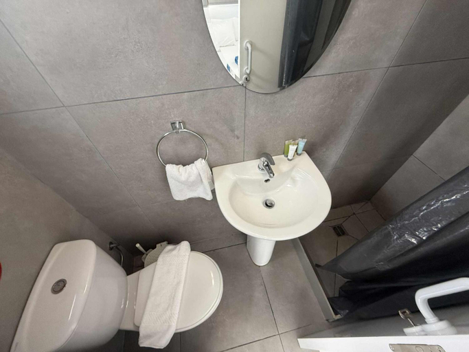 Bathroom 4, Villa Coralia Gardens 1km From Coral Bay Beach