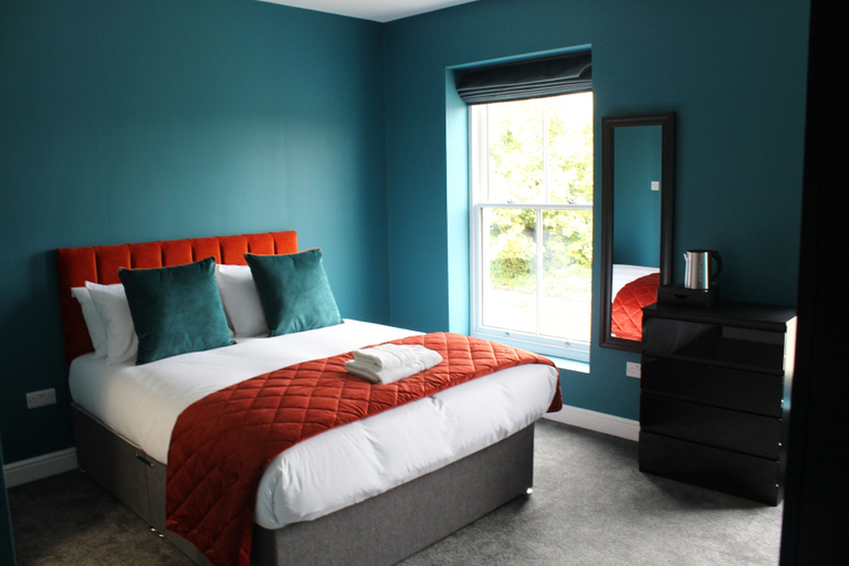 Room 2, The Royal Alfred, Saint Helens