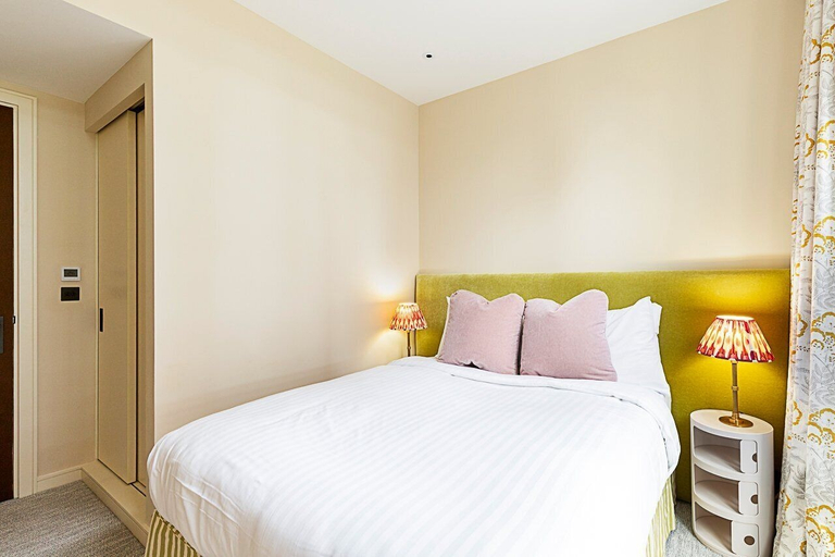 Bedroom 3, Luxury Penthouse Overlooking the Thames, London