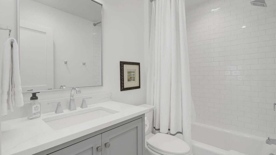 Bathroom 3, 6 36th Avenue by Avantstay Stunning Private Pool, Charleston