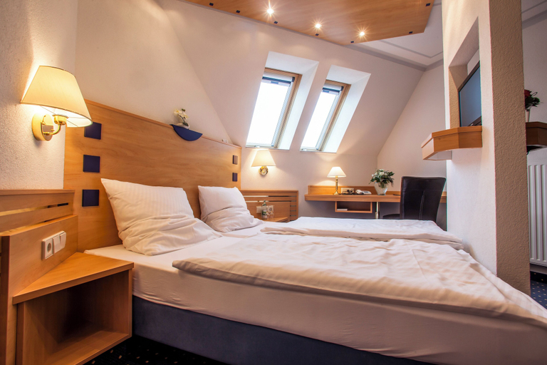 Bedroom 4, Hotel Krone, Freudenstadt