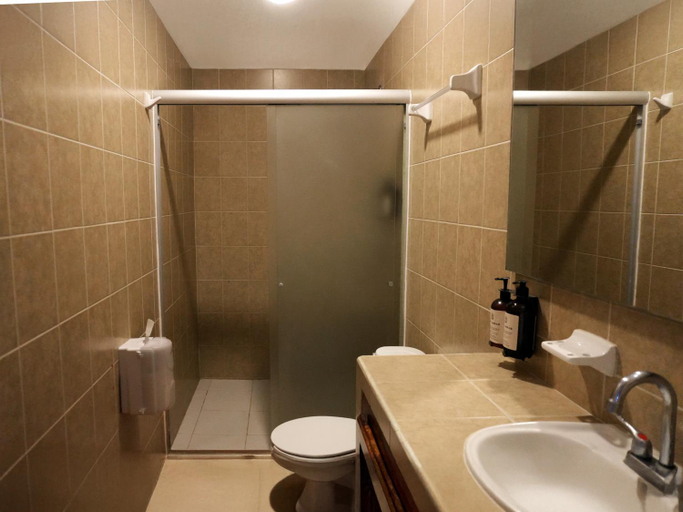 Bathroom 3, Las Jaras Aguas Termales, Tamazula de Gordiano