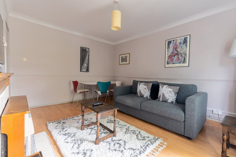 Others 5, Charming One Bed Abode In East Putney, London