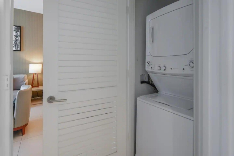 Bathroom 4, Ocean view 1 bed on 19th floor Miami, Broward