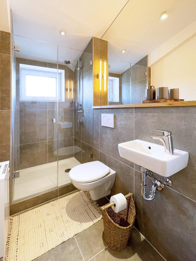 Bathroom 2, Ferienwohnungen Elsbacher Hof, Odenwaldkreis