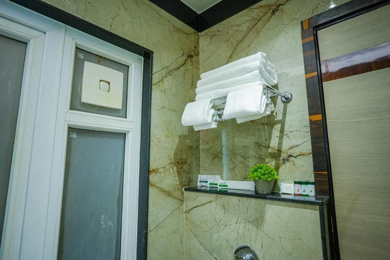 Bathroom 4, Sri Shyam Villas, Varanasi