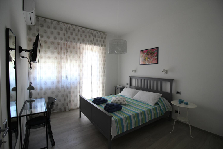 Bedroom 2, Appartamento Lungomare Toscanelli, Rome