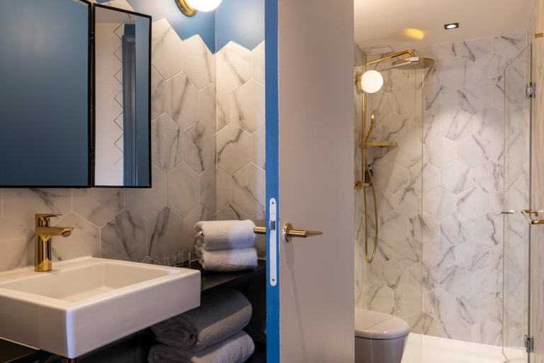 Bathroom 3, Maxim Folies, Paris