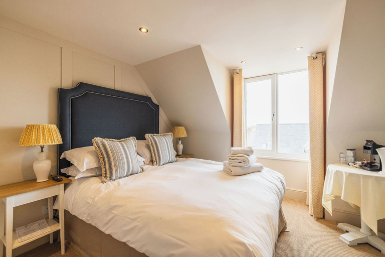 Room 3, The Sunningdale Bamburgh, Northumberland