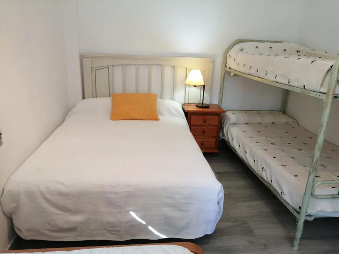 Bedroom 3, Spacious Villa in Guillena with Garden and Private Pool, Sevilla