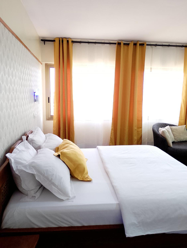 Others 3, Hotel particulier HP, Conakry