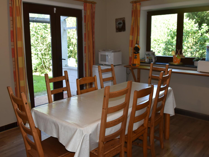 Others 5, Tranquil Forestside Cottage, Namur
