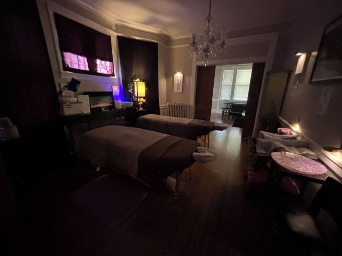 Massage, Cozy Bears Bunker's & Carpe Diem Spa, Shelby