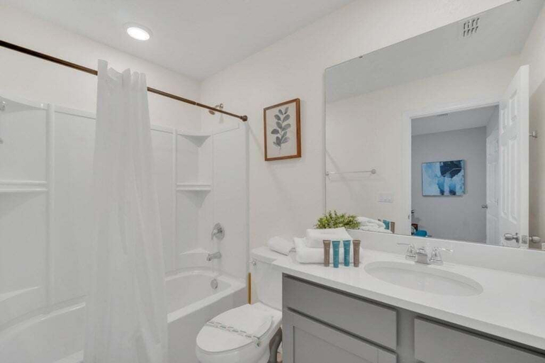 Bathroom 4, 5 Bed With Private Splash Pool! 5 Bedroom Townhouse, Osceola