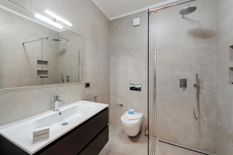 Bathroom 3, Villa Apartments - Porto Letizia, Como