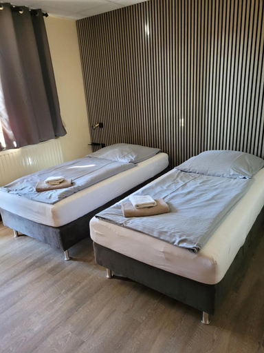 Bedroom 3, Hotel-Restaurant Hubertus, Gifhorn