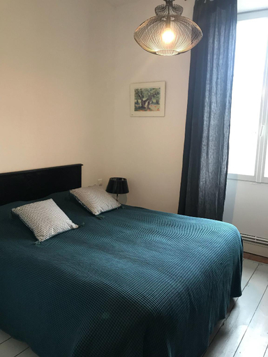 Bedroom 2, les Ormeaux, Gironde