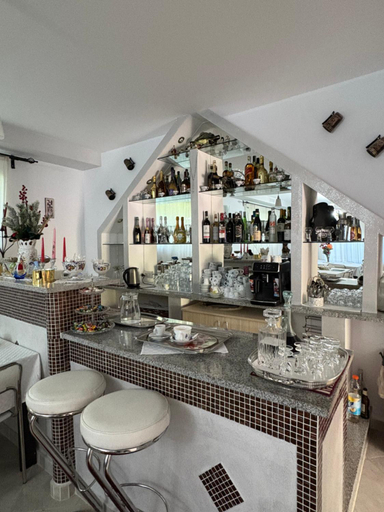 Food & Drinks 4, Pensiunea 3flori de Colt, Borsa