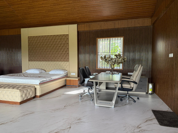 Room 3, Whispering Acres Whitefield Farm Estate, Bangalore Rural