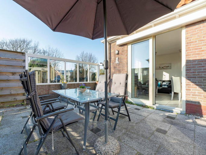 Others 4, Holiday Home Groote Keeten near Beach, Zijpe