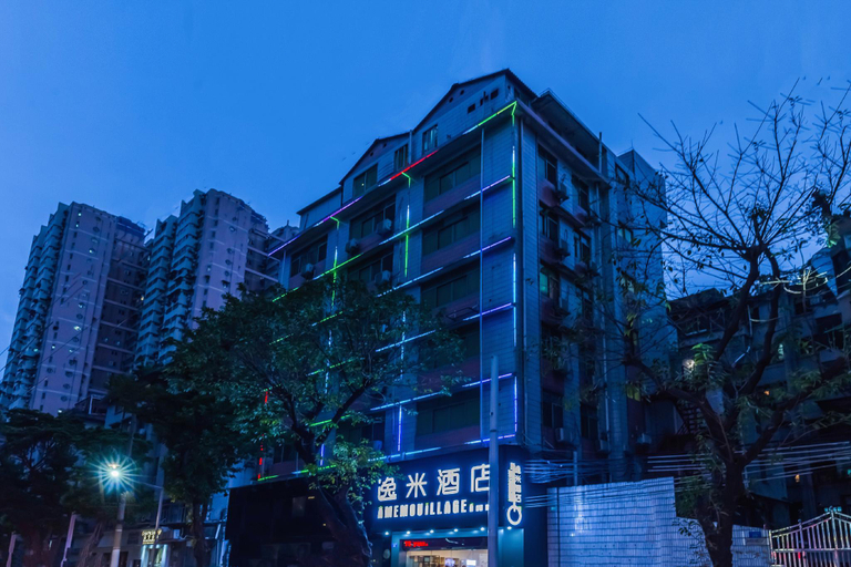 Exterior & Views