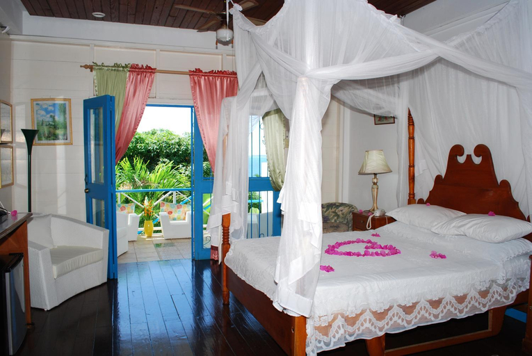 Bedroom 2, Half Moon Blue Hotel