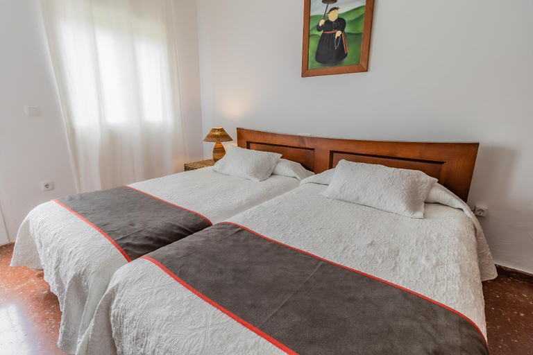 Bedroom 2, OYO Hotel Las Errizas, Cádiz
