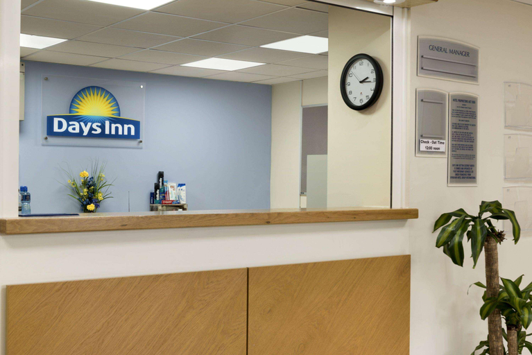Public Area 2, Days Inn by Wyndham Sutton Scotney North, Hampshire